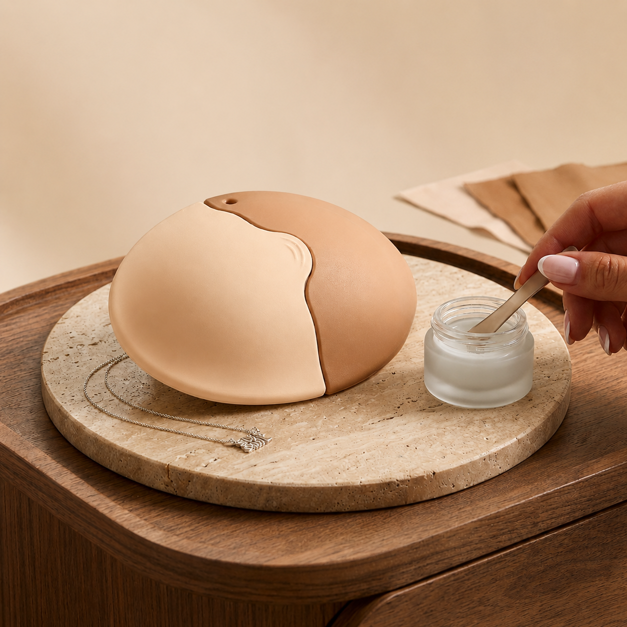 Marbl Sunscreen applicator